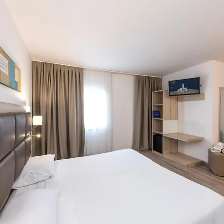 阿尔巴尼亚 酒店 3*