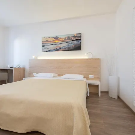 ホテル アルバニア オートラント