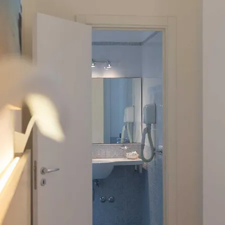 Hotel Albània 3*