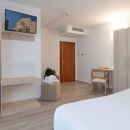 Albania Hotell 3*