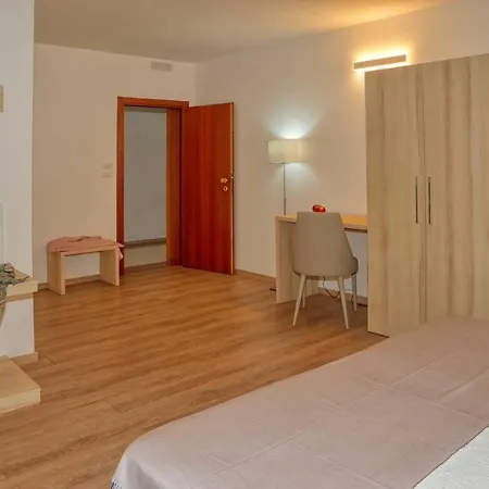 Hotel Albania 3*