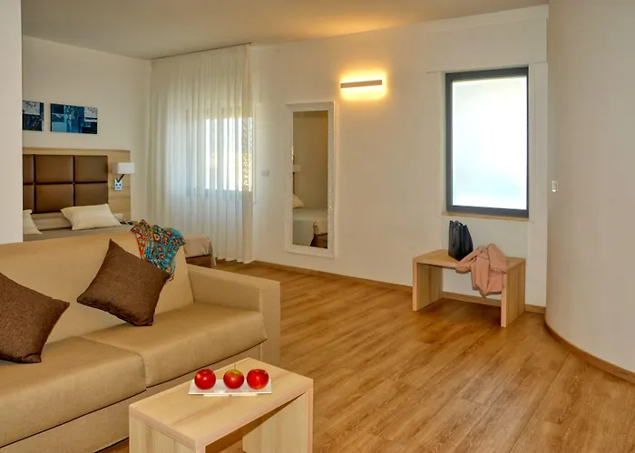 Albània 3*